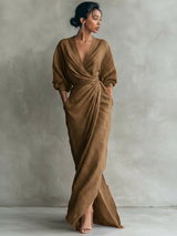 Konika – Minimalistisches Maxikleid Mit V-Ausschnitt in Braun
