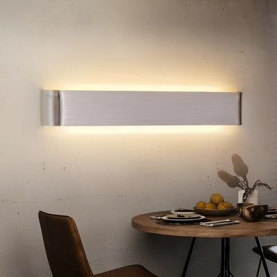 SleekShine Light - Moderne LED-Wandleuchte aus Metall