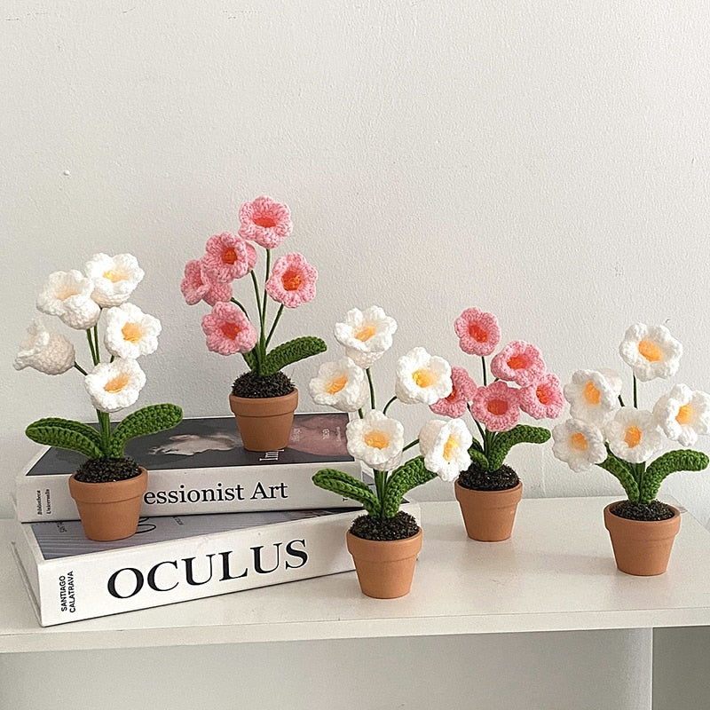 Handgefertigte Häkelblumentopf-Dekoration