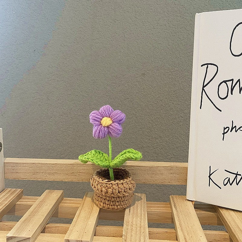 Handgefertigte Häkelblumentopf-Dekoration