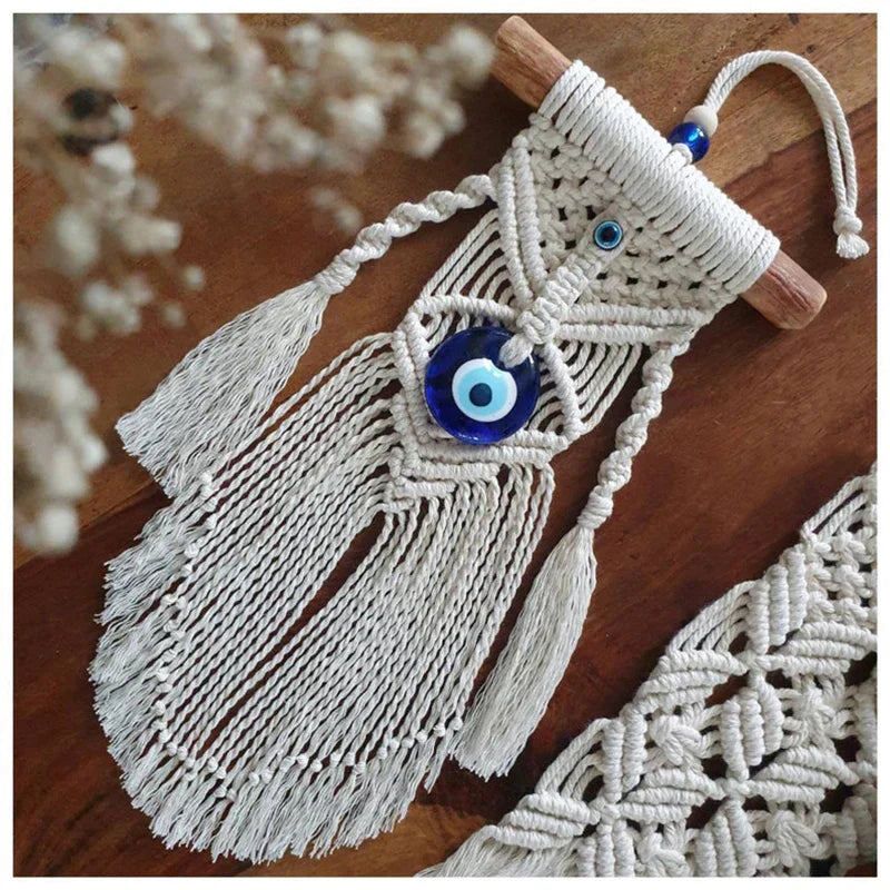 Handgemachte Wanddekoration mit bösem Blick
