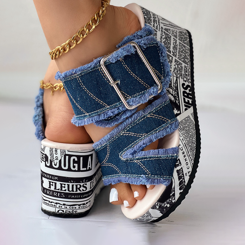 Bethany - Denim-Keilsandaletten mit Schnallenverschluss