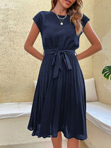 Klara  | Kurzärmeliges plissiertes lässiges Minikleid für den Sommer in Saphir