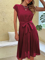 Narelle | Kurzärmeliges, plissiertes, lässiges Minikleid für den Sommer" in Rotwein