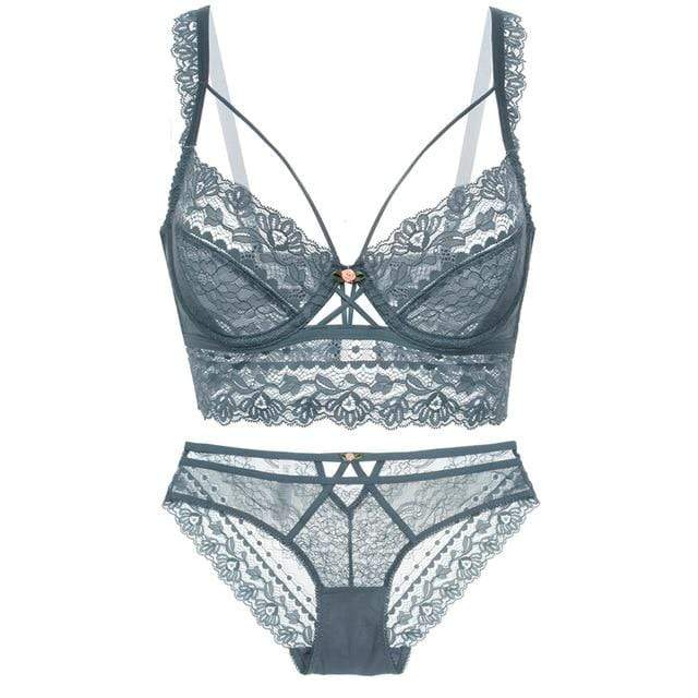 Komplettset aus Spitzen-Bralette und Unterwäsche