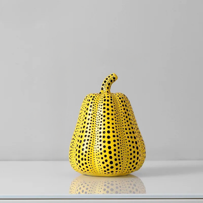 Kusama inspirierte Ornament-Kollektion