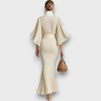 Meliora – Plissierte Chiffonbluse mit hohem Kragen