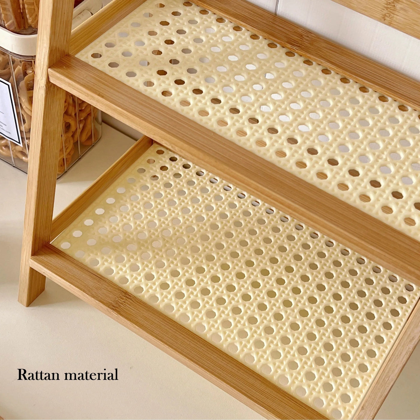 Natürlicher Holz-Rattan-Regalorganisator