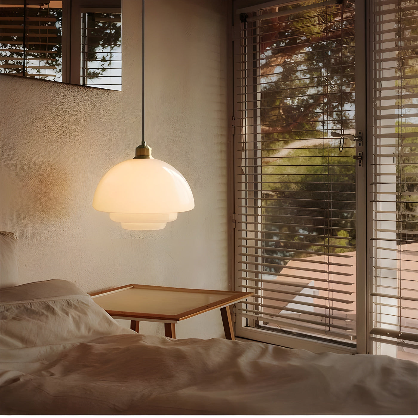 AuraBeam Light – Minimalistische Elfenbeinfarbene LED-Hängelampe aus Glas