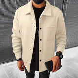 Herren nan minimalistische Hemdjacke aus softem Fleece mit verdeckter Druckknopfleiste und aufgesetzter Brusttasche Drune in Apricot