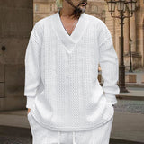 Herren nan grob gestrickter V-Ausschnitt-Pullover mit Zopfmuster und relaxed Fit Drune in Weiß