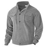 Herren nan strukturierte Cord-Workerjacke mit verdeckter Kapuze, Druckknopfverschluss und aufgesetzten Brusttaschen Drune in Grau