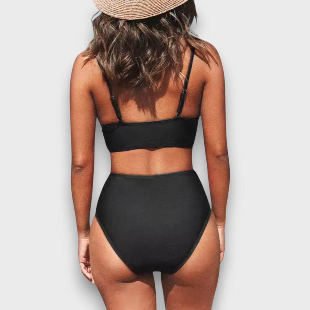 Mira – Formender Badeanzug mit klarer Linie
