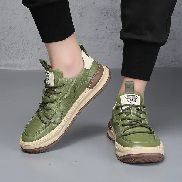 Leren schoenen met hoge zolen