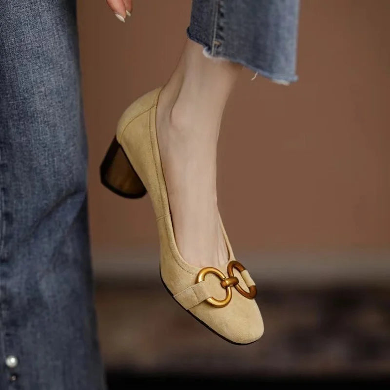 Emryn | Klassische Charm-Pumps