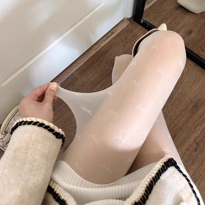 Stylische Damen-Strumpfhose im Herz- und Punkt-Stil