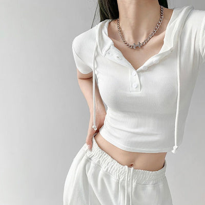 Brigitte - Crop-Top mit Kapuze und Knöpfen