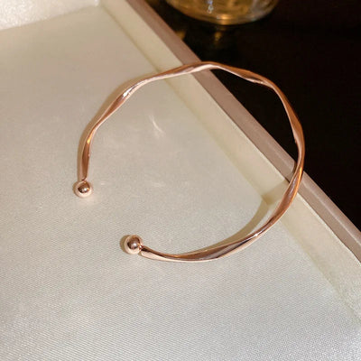 Elara – Elegantes Armband Mit Twist