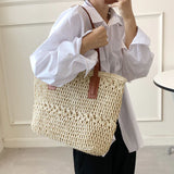 Genevieve - Schicke Strohtasche mit Ledergurten in Beige
