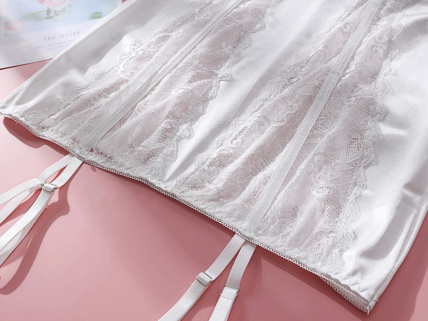 Satin-enges Nachthemd