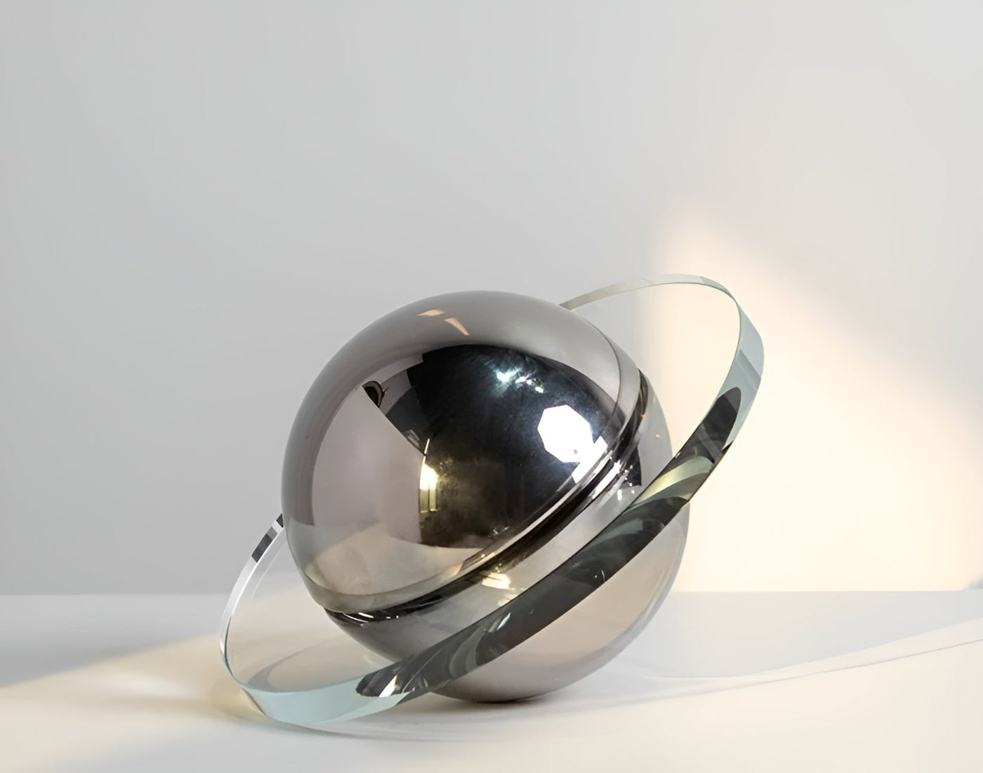 CrystalAxis Ornament - Dekoratives Kristall-Planeten-Ornament