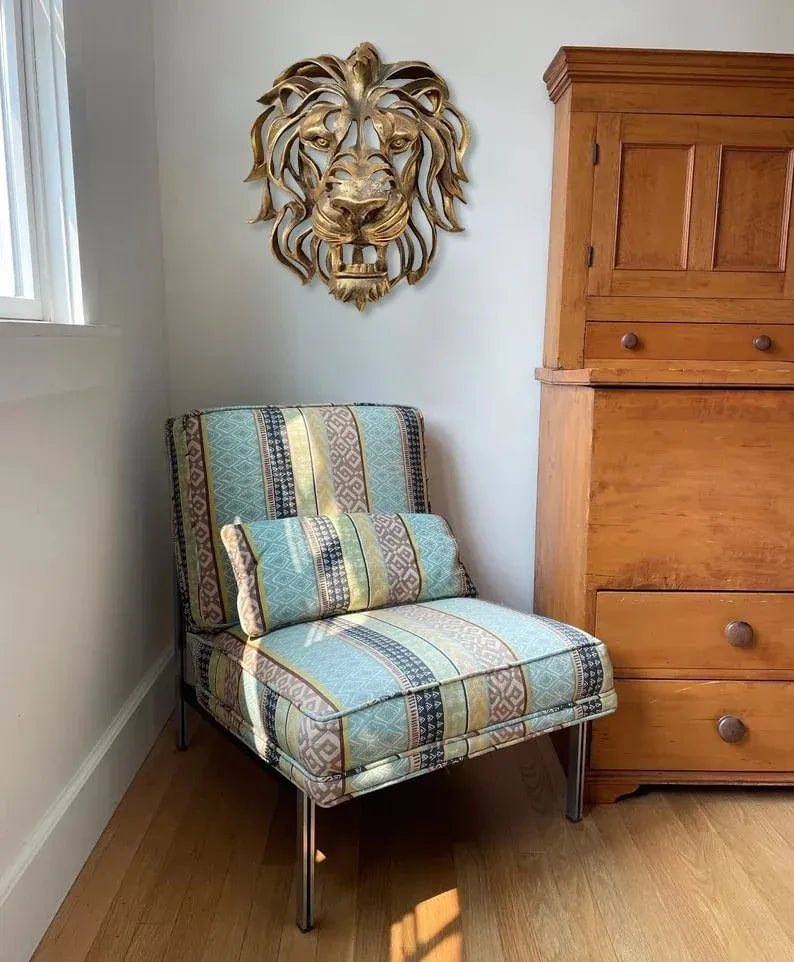 Seltene Entdeckung - Große Löwenkopf Wandkunstskulptur aus goldenem Harz