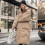 Lethara | Trendige und warme lange Winterjacke in Khaki