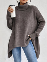 Gudrun | Damen Gemütlicher Oversized Winterpullover mit hohem Kragen in Hellbraun