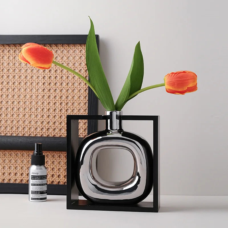 Silberne Hohe Ausgeschnittene Vase