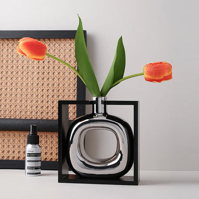 Silberne Hohe Ausgeschnittene Vase