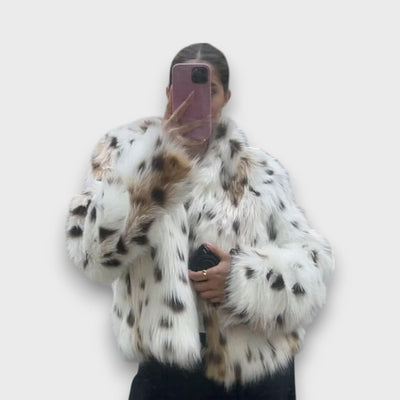Leoline – Faux-Fur-Jacke im Animal-Design