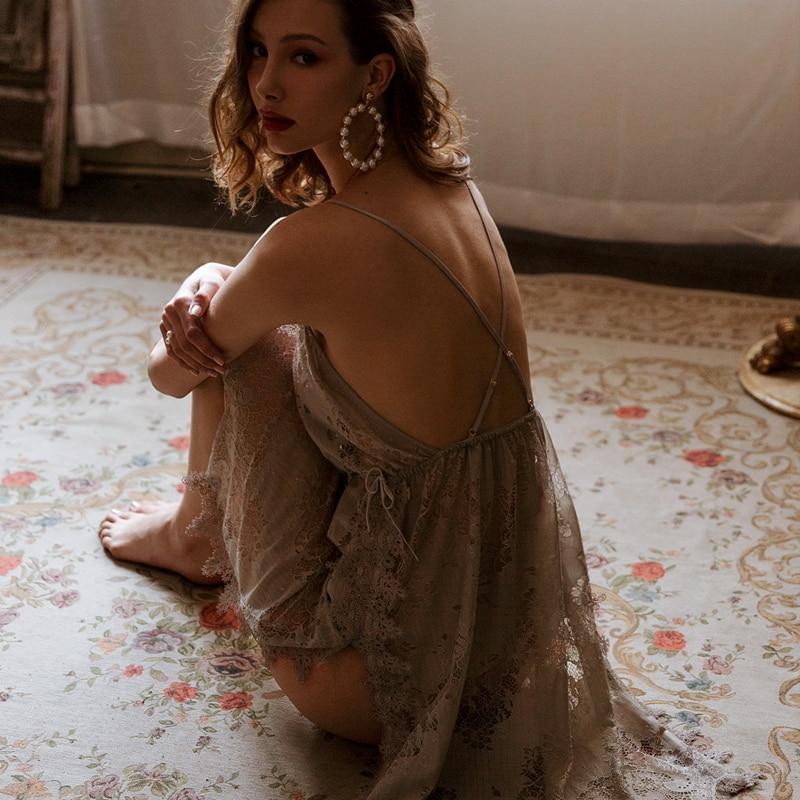 Spitzen-Nachtwäsche mit vorderem Bindeband