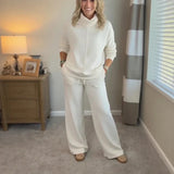 AlpenBliss™ - Set mit Thermischer Rollkragenbluse und Bequemer, Gerader Hose / Elegantes Design, das Sie Warm Durch die Kalte Jahreszeit Begleitet in Weiß