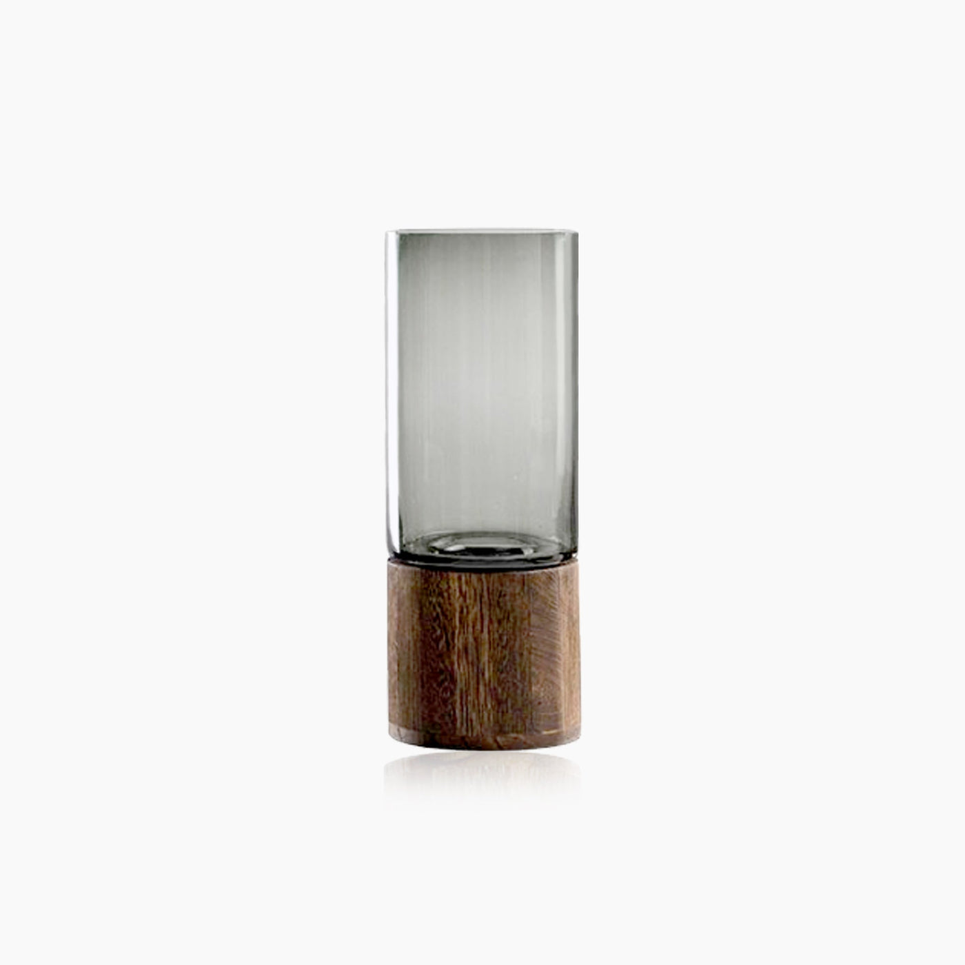 Vase aus transparentem Glas mit solidem Holzsockel