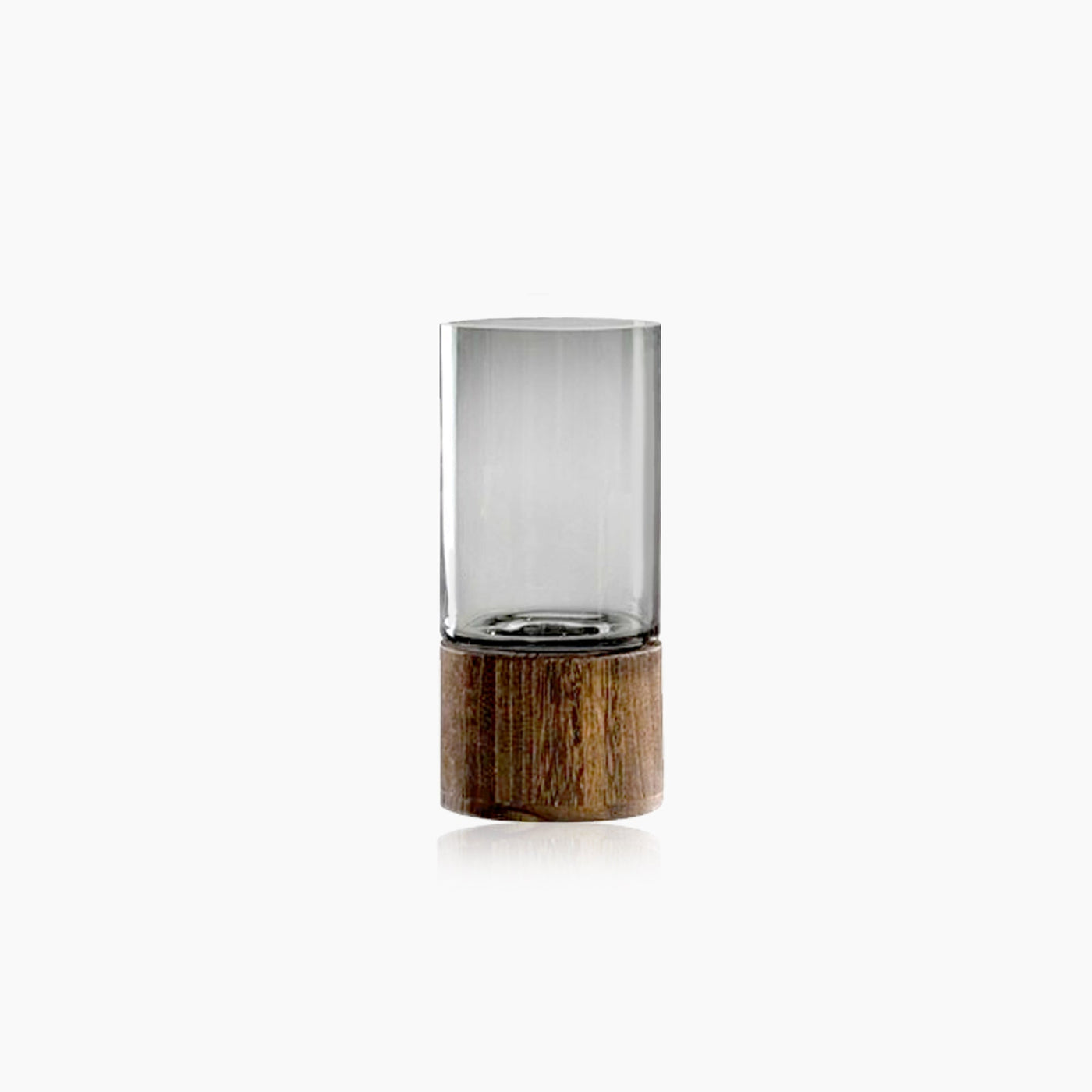 Vase aus transparentem Glas mit solidem Holzsockel