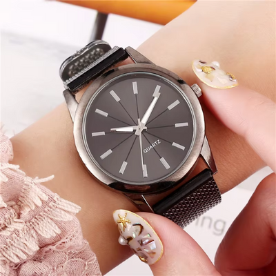 Vollschwarze Minimalistische Herren- und Damenarmbanduhr – Schwarzes Gehäuse mit Edelstahl-Mesh-Armband