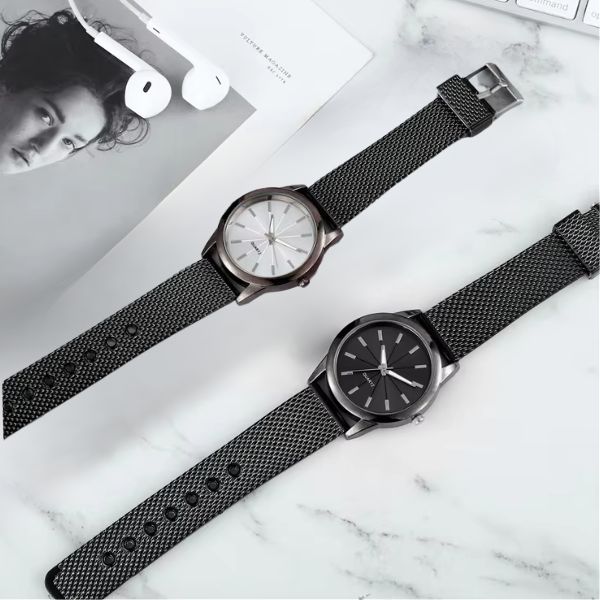 Vollschwarze Minimalistische Herren- und Damenarmbanduhr – Schwarzes Gehäuse mit Edelstahl-Mesh-Armband