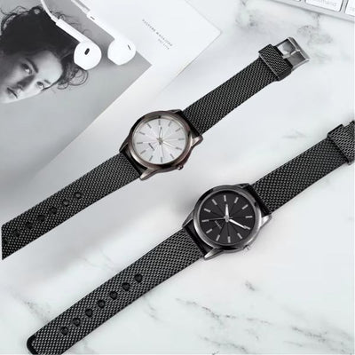 Vollschwarze Minimalistische Herren- und Damenarmbanduhr – Schwarzes Gehäuse mit Edelstahl-Mesh-Armband