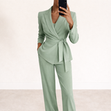 Aliona – Set Aus Wickel Blazer Und Hose in Grün
