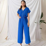 Evelyne™ Jumpsuit aus Soft-Stoff mit Knöpfen und Bindegürtel in Blau