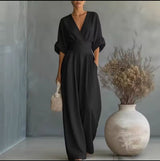 Aurore - Bequemer Jumpsuit Mit V-Ausschnitt in Schwarz