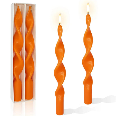 Zweiteiliges Set gedrehter tapered Kerzen