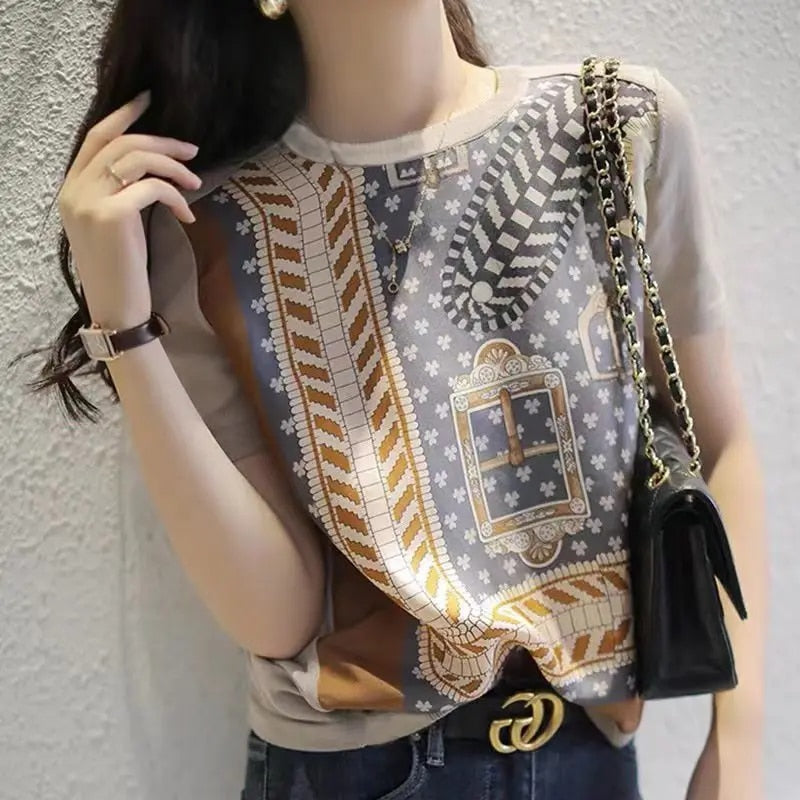 Kurzärmeliges Satin-T-Shirt