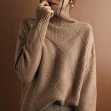 Natalie | Gemütlicher Zopfmuster Rollkragenpullover in Braun