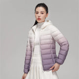 Vera - Leichte Daunenjacke mit Kapuze in Farbverlauf in Violett