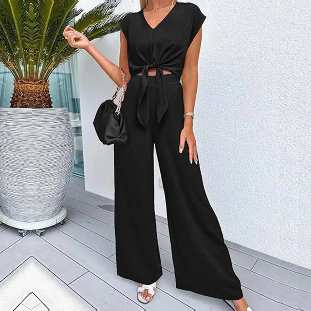 Regine - Playsuit mit V-Ausschnitt für einen trendigen Look