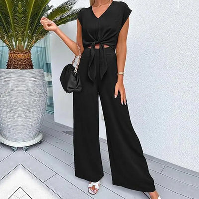 Regine - Playsuit mit V-Ausschnitt für einen trendigen Look
