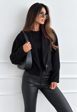 Kurze Damenjacke mit breitem Revers im Oversize-Schnitt – Céliane in Schwarz