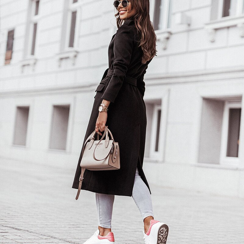 Lauretta - Wollmantel mit Spitzendetails