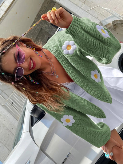 Diana - Romantische Strickjacke mit Blumenmuster